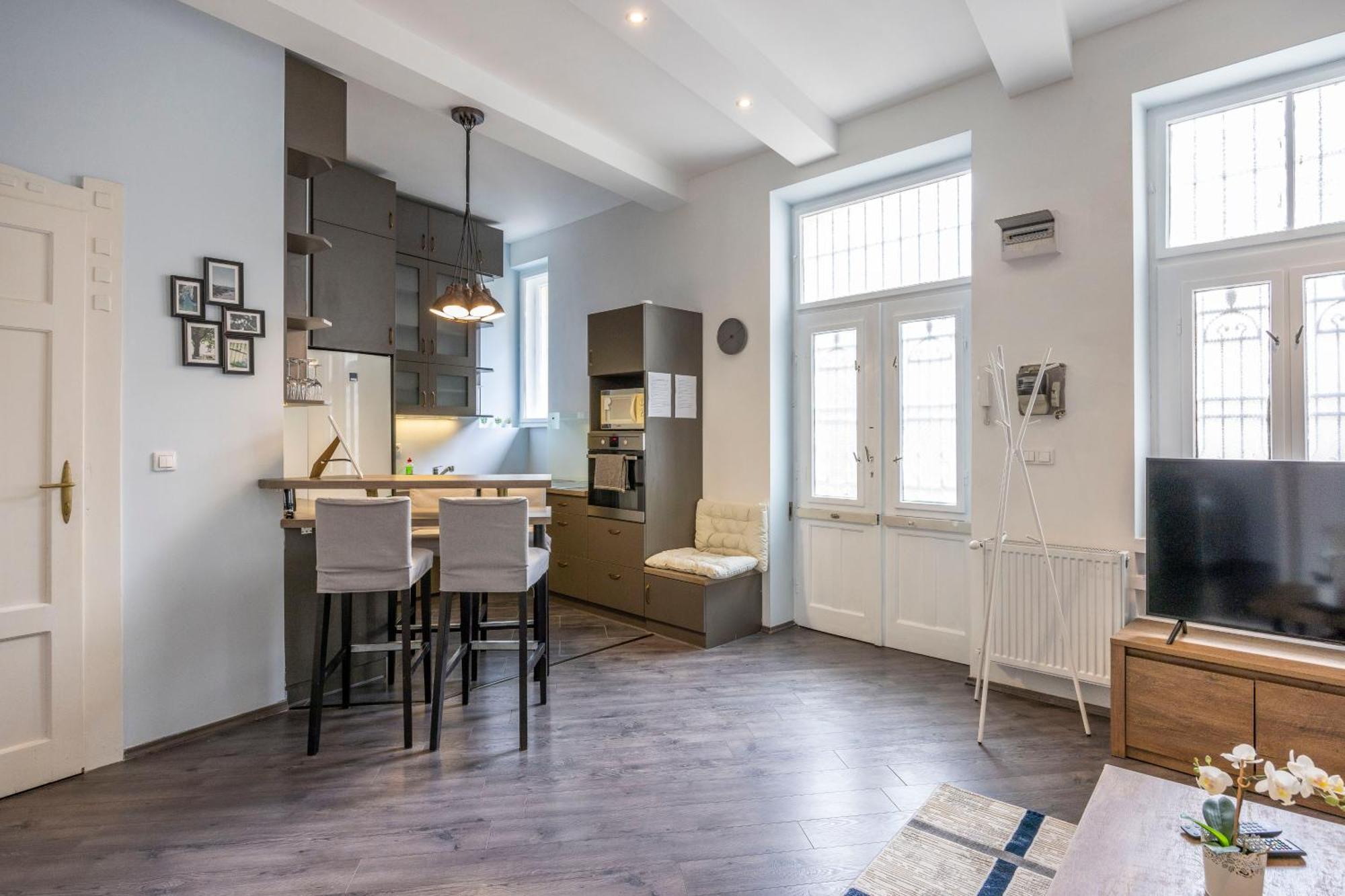 Explore Budapest From A Central Cozy Home & Sweet Retreat Esterno foto